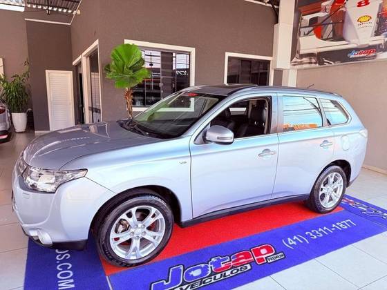 MITSUBISHI OUTLANDER 3.0 GT 4X4 V6 24V GASOLINA 4P AUTOMÁTICO